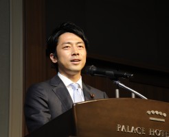 小泉様ご講演中